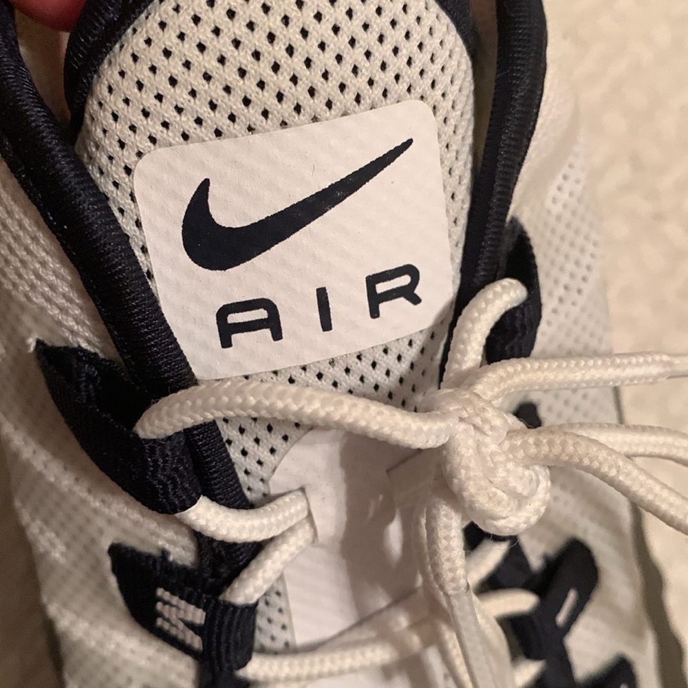 Airmax - Picture 4 of 8